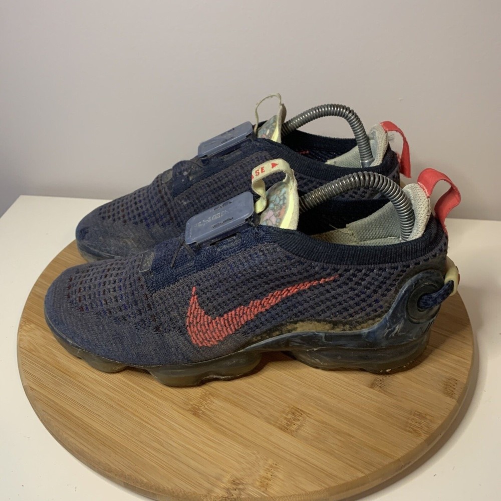 Nike Air Vapormax 2020 Flyknit Obsidian Blue Red CJ4069-401 Youth Size 7Y FLAWS